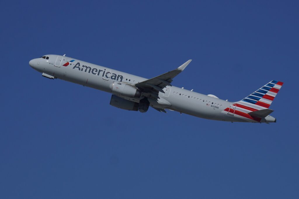 AMERICAN AIRLINES AIRCRAFT TAKEOFF at Los Angeles International Airport November 2024