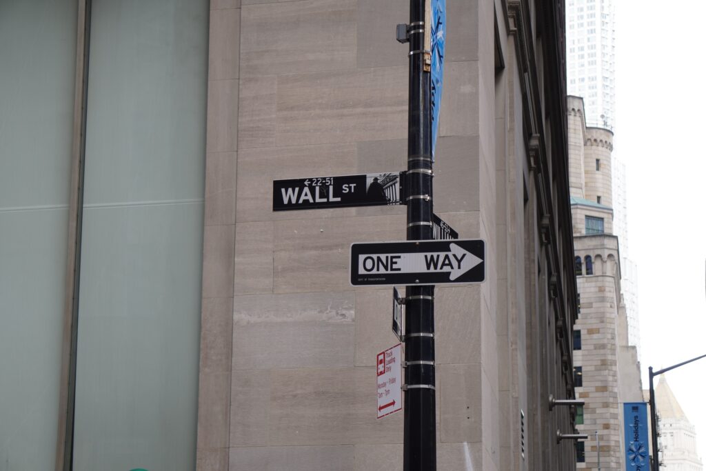 DSC00513 Wall St arrow seen in New York City in November 2021