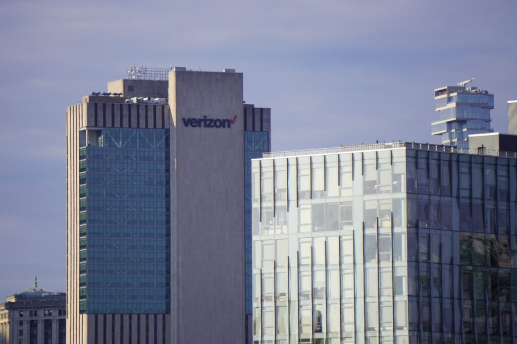 DSC00802 Verizon seen in New York City in November 2021