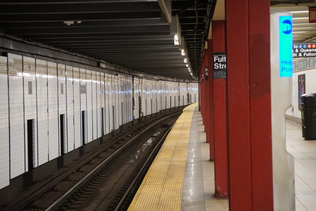 DSC00887 Subway Station platform seen in New York City in November 2021