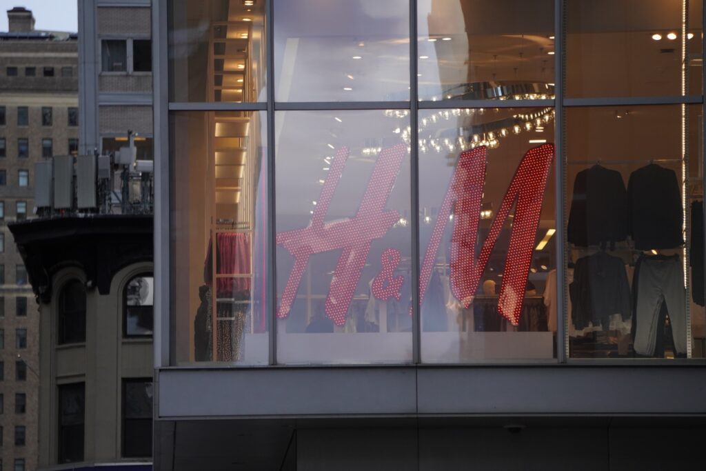 DSC00944 H&M seen in New York City in November 2021