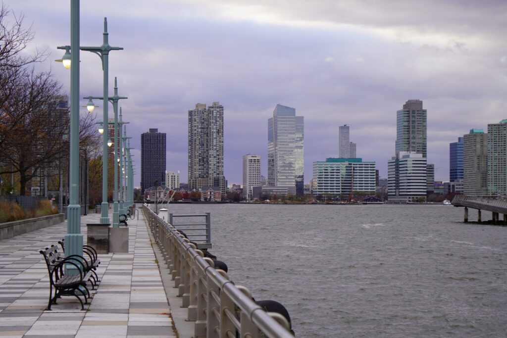 DSC01040 Riverwalk seen in New York City in November 2021
