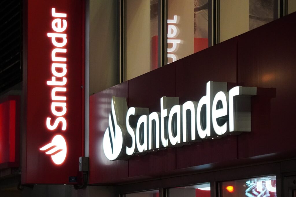 DSC01517 Santander seen in New York City in November 2021