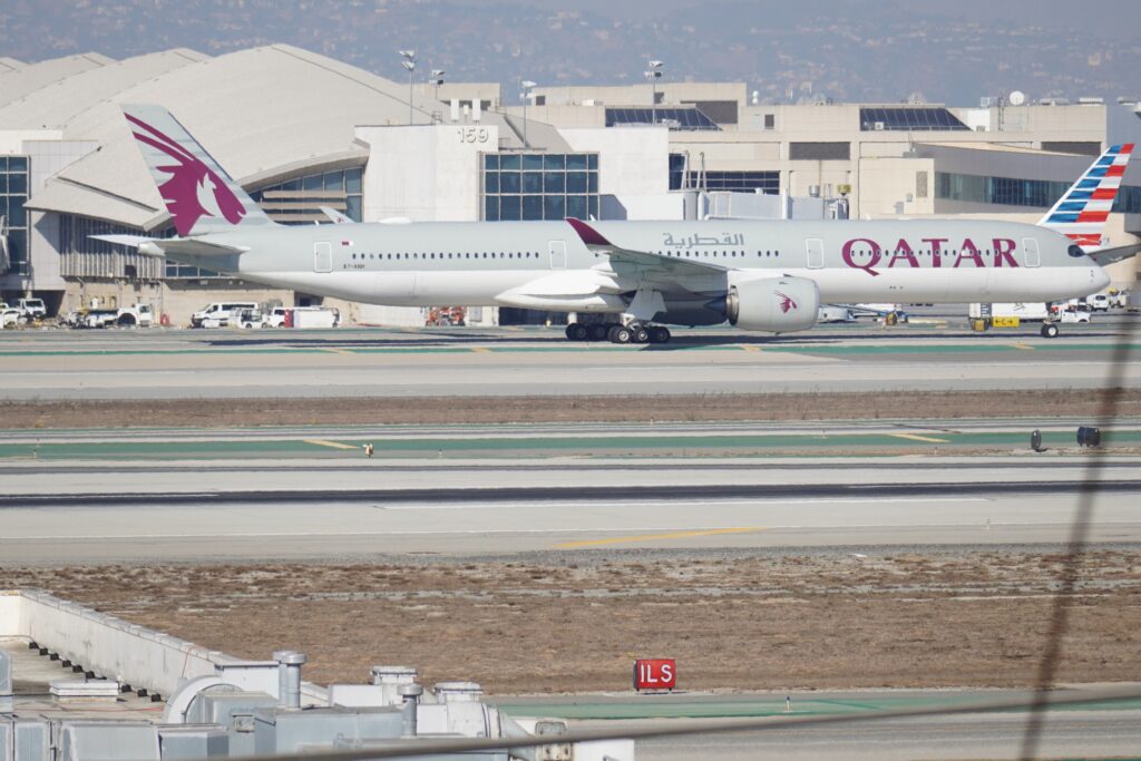 QATAR AIRWAYS (2) at Los Angeles International Airport November 2024