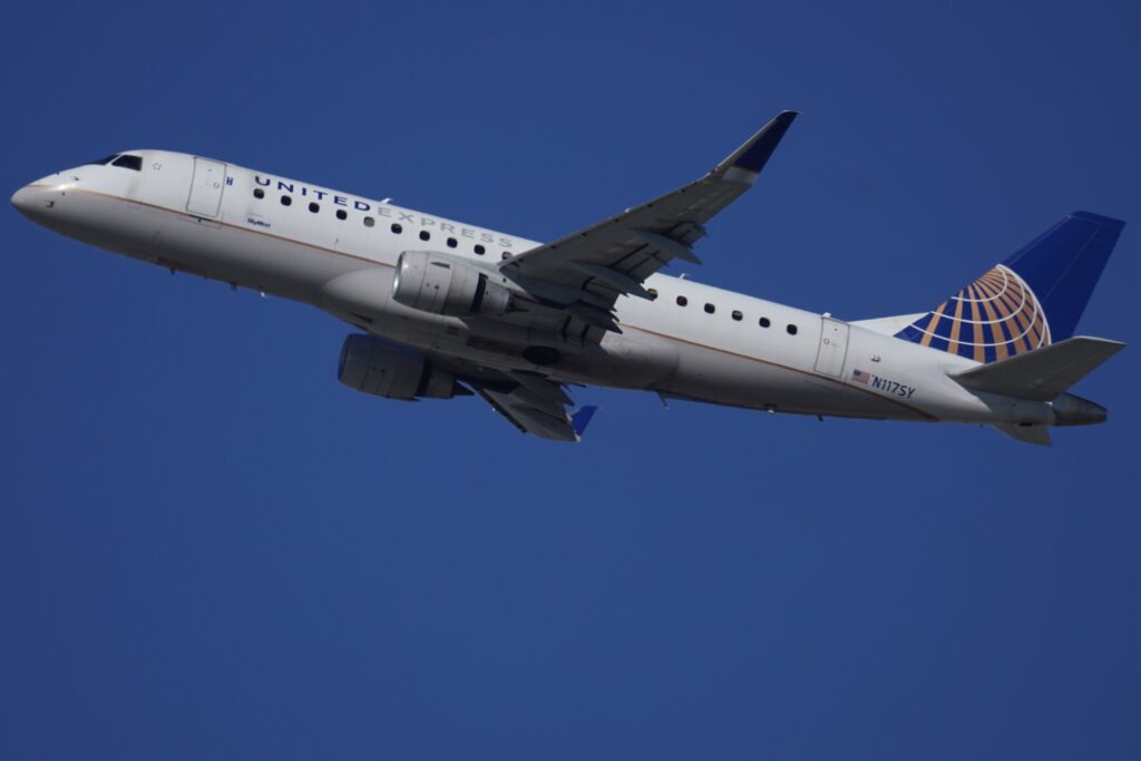 UNITED AIRLINES AIRCRAFT TAKEOFF at Los Angeles International Airport November 2024